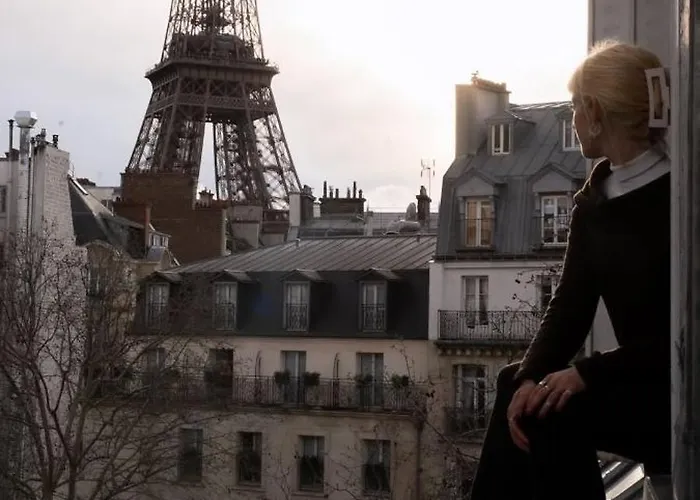 Cozy Charming With Breathtaking View Paris