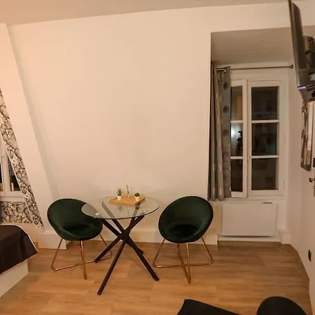 Cozy Charming With Breathtaking View Paris