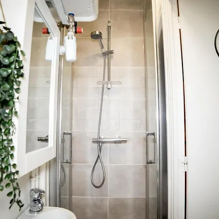 Cozy Charming With Breathtaking View Daire Paris