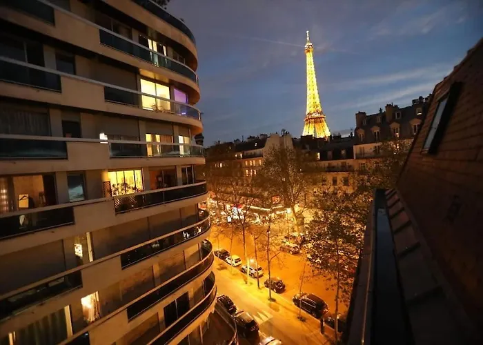 Cozy Charming With Breathtaking View Paris